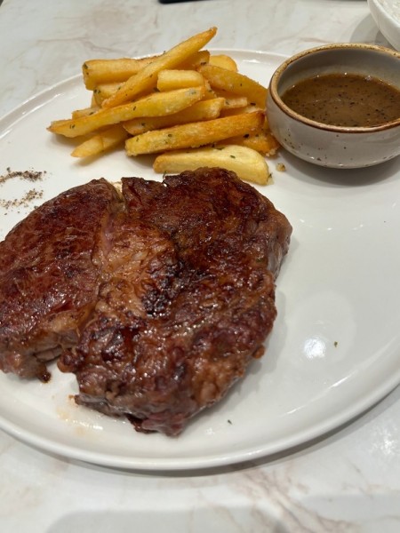 ミッドバレーでステーキ！