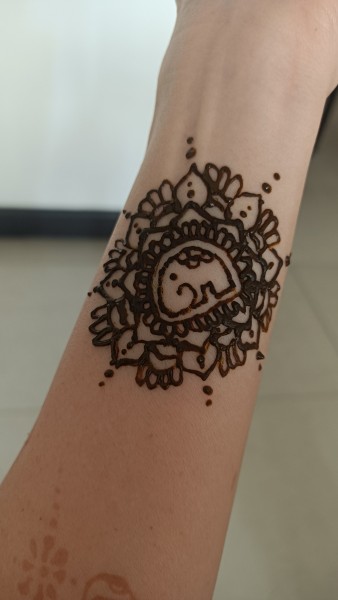 【ヘナタトゥー】自分でもできる！？ディパバリにやってみよう！