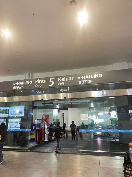 【KLIA2で迷わない！】エアアジアで到着したらグラブはどこから乗る？