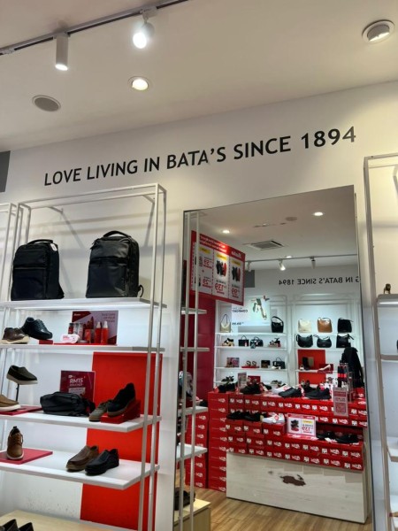 【マレーシア移住】学校指定の「黒い靴」はどこで買う？老舗ブランドBata（バタ）徹底解説