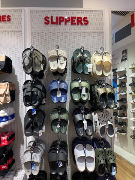 【マレーシア移住】学校指定の「黒い靴」はどこで買う？老舗ブランドBata（バタ）徹底解説